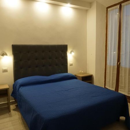 Holiday Rooms Firenze Bagian luar foto