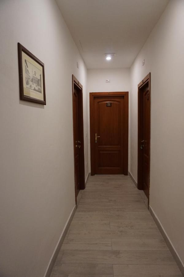 Holiday Rooms Firenze Bagian luar foto