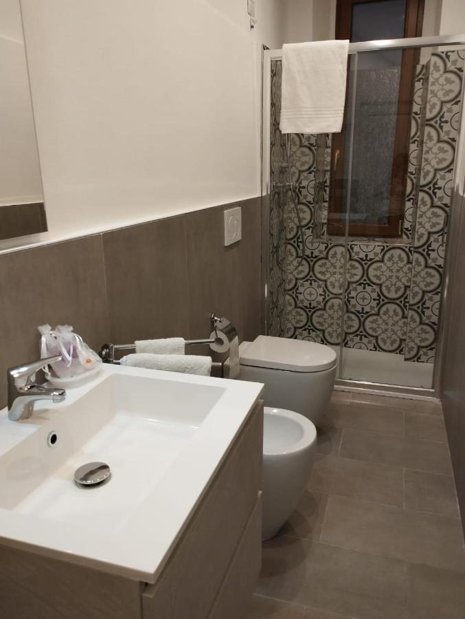 Holiday Rooms Firenze Bagian luar foto