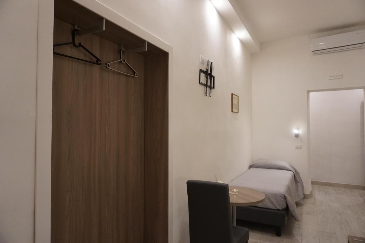 Holiday Rooms Firenze Bagian luar foto