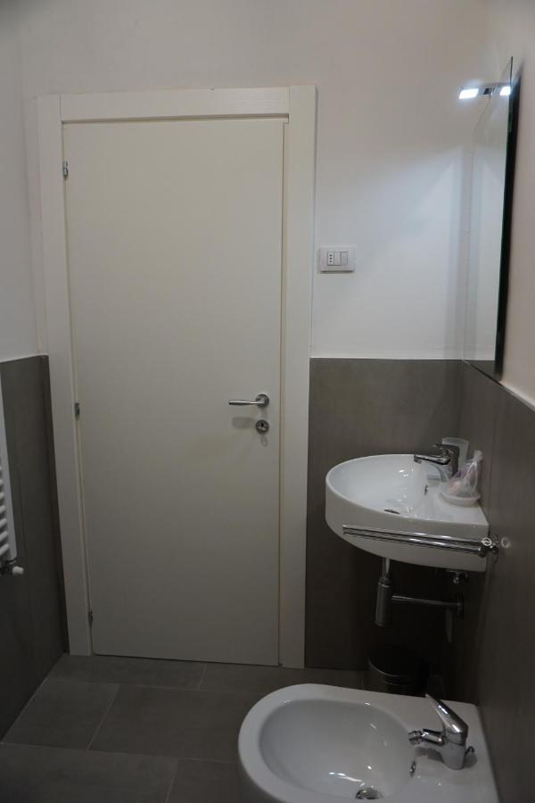 Holiday Rooms Firenze Bagian luar foto