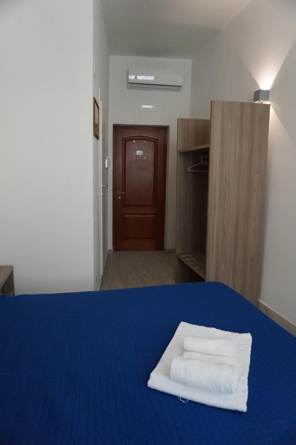 Holiday Rooms Firenze Bagian luar foto