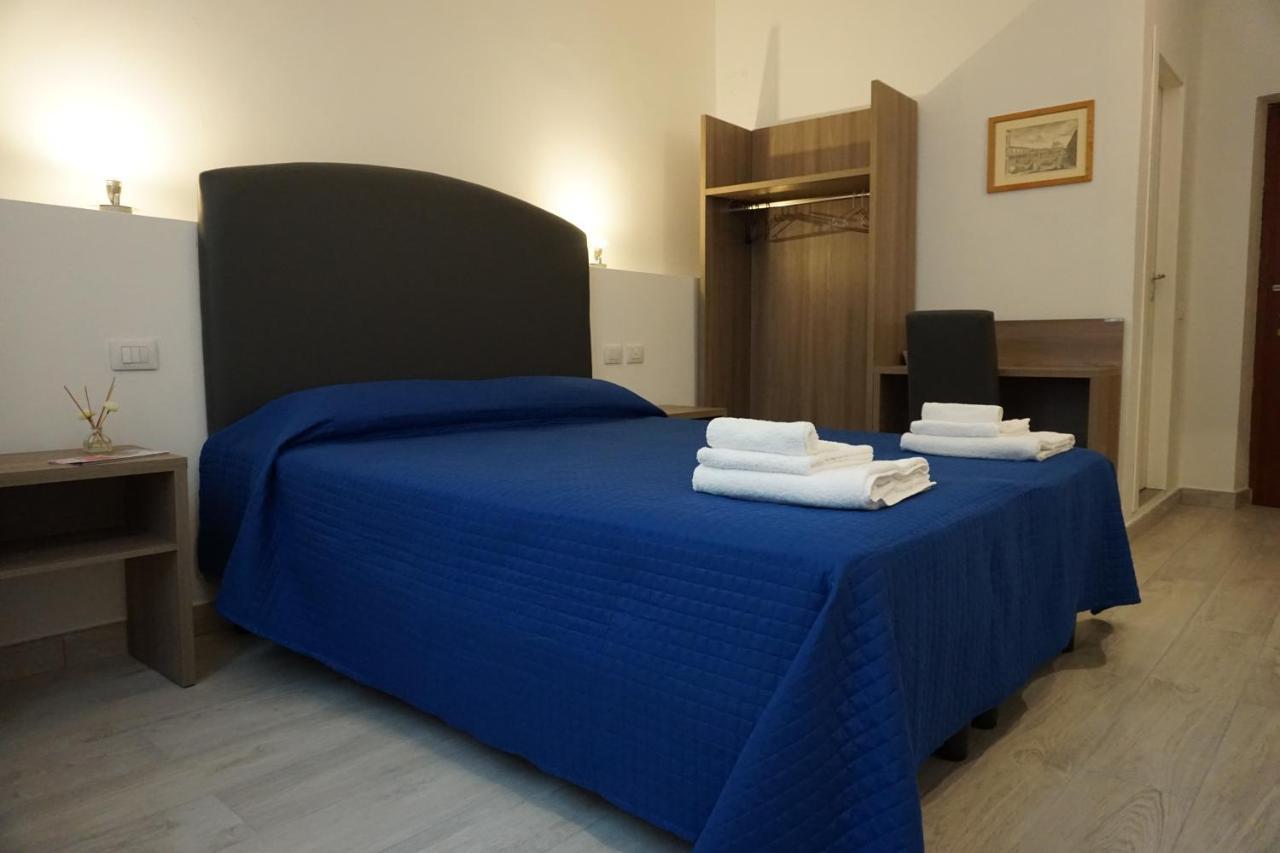 Holiday Rooms Firenze Bagian luar foto